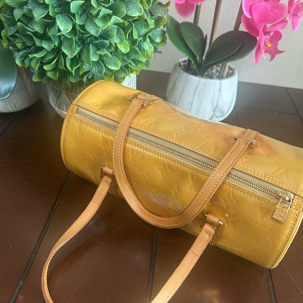 Louis Vuitton Monogram Vernis Papillon bag - Picture 14 of 17